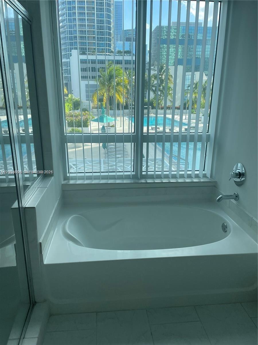 THE PLAZA 851 BRICKELL CO - Residential Lease