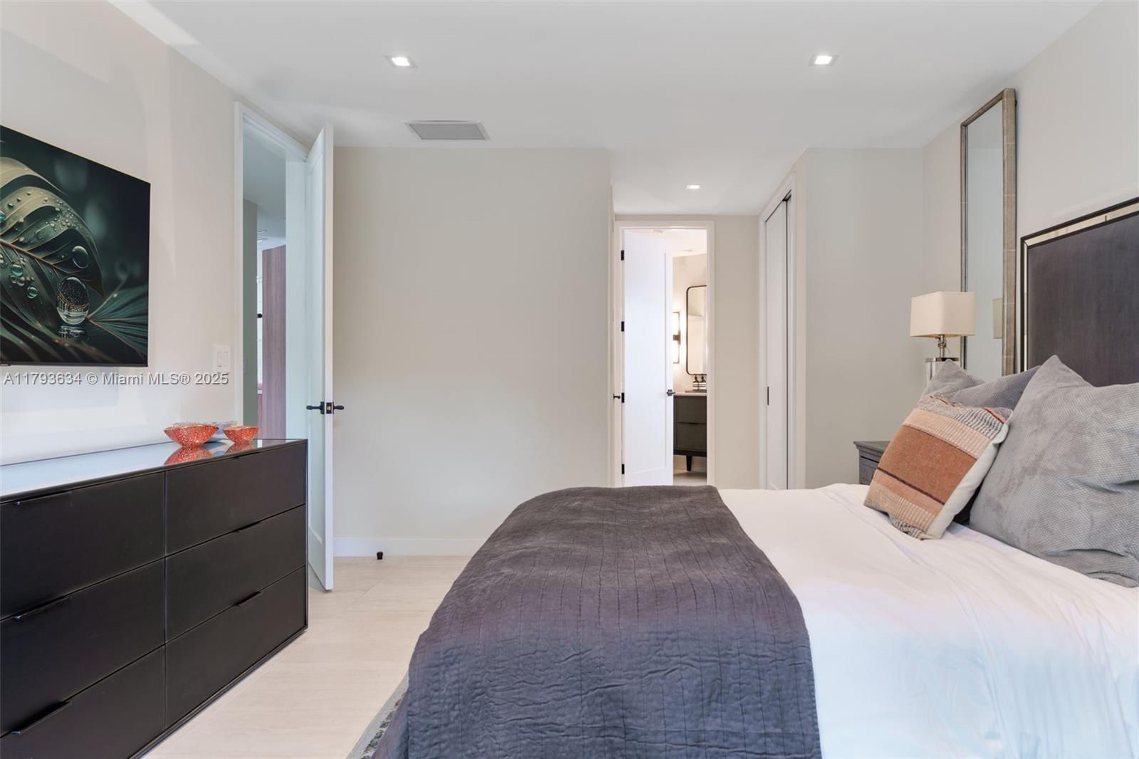 REV PL MIAMI SHORES SEC 8 - Residential