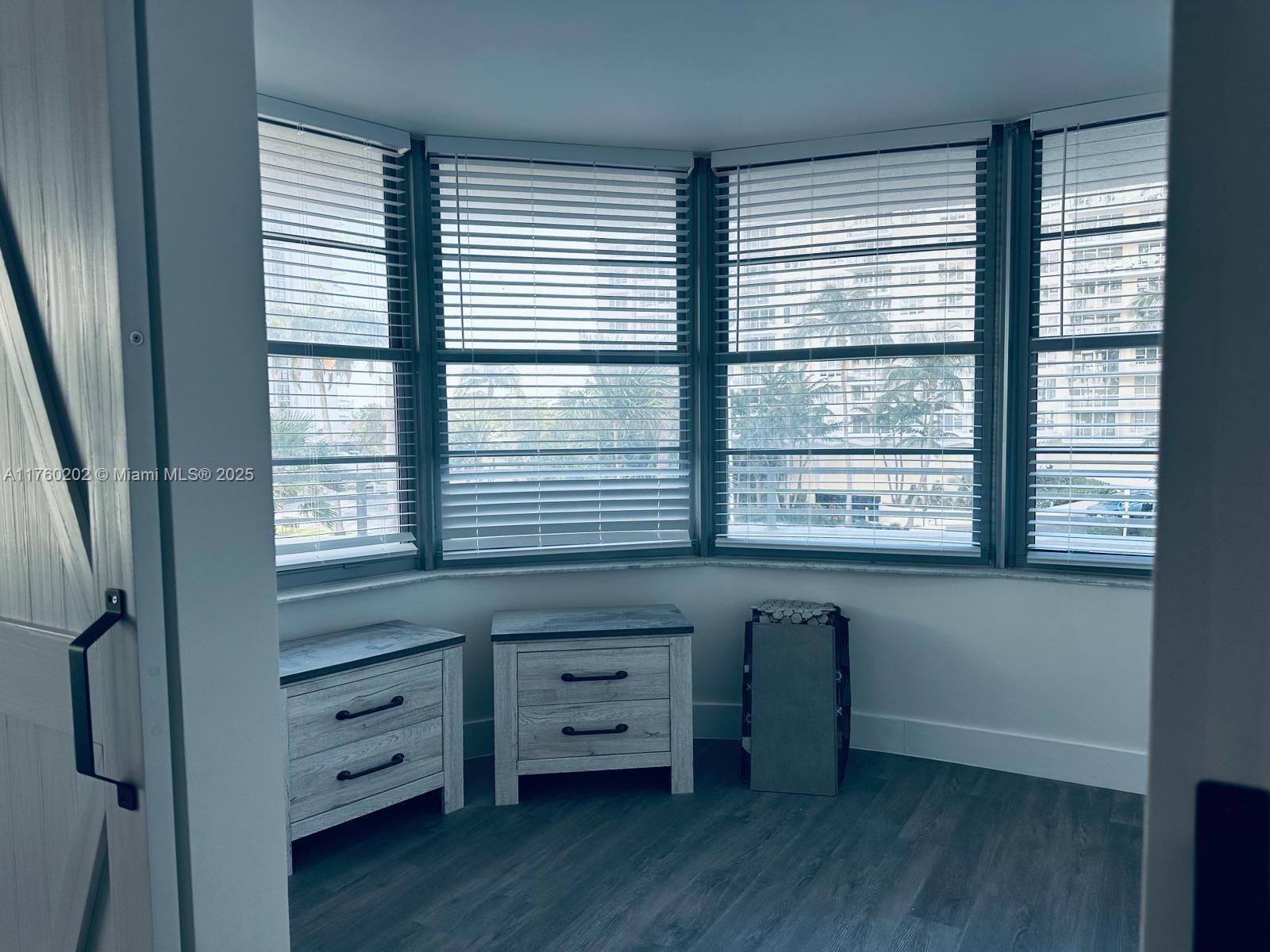 5555 Collins Ave 3A