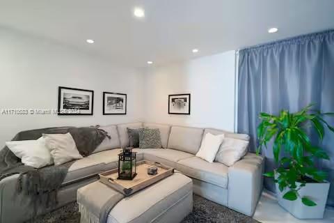 THE DECOPLAGE CONDO - Residential Lease