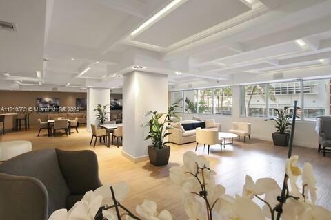 THE DECOPLAGE CONDO - Residential Lease