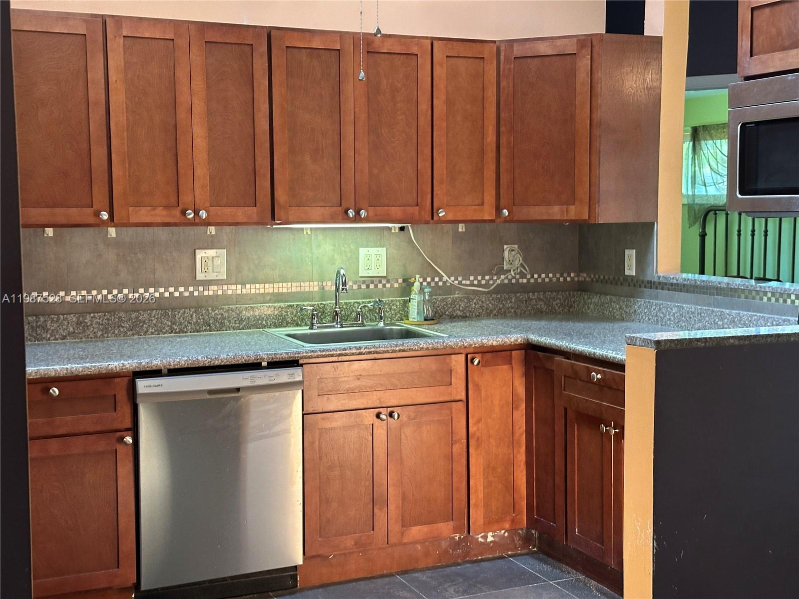 LAUDERDALE ISLES NO 2 - Residential