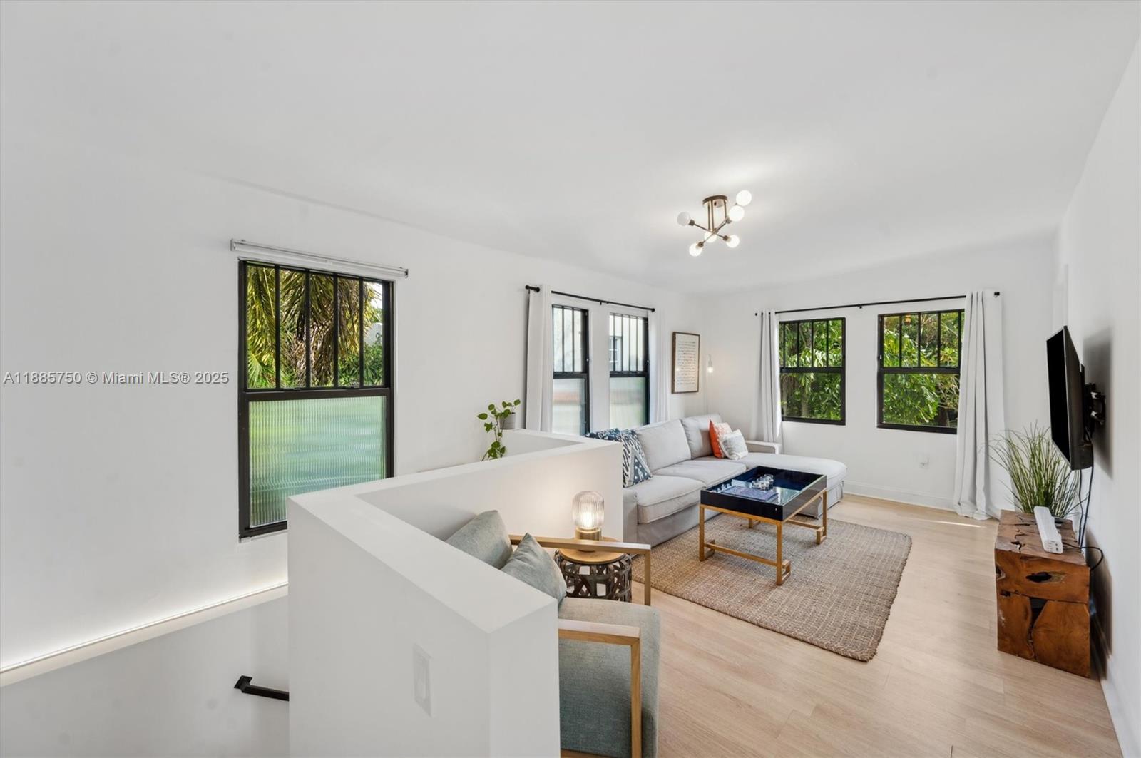 SHADOWLAWN - Residential