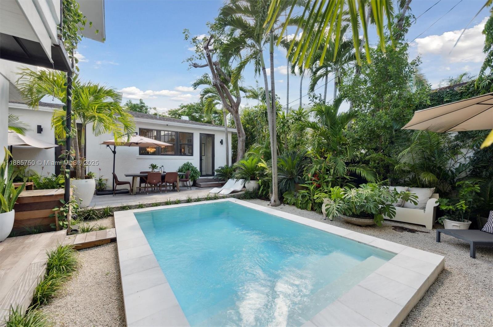 SHADOWLAWN - Residential