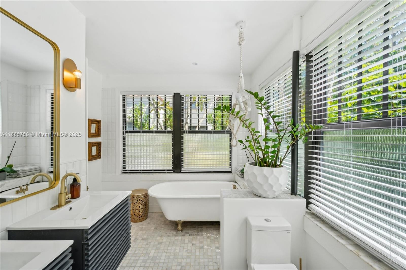SHADOWLAWN - Residential