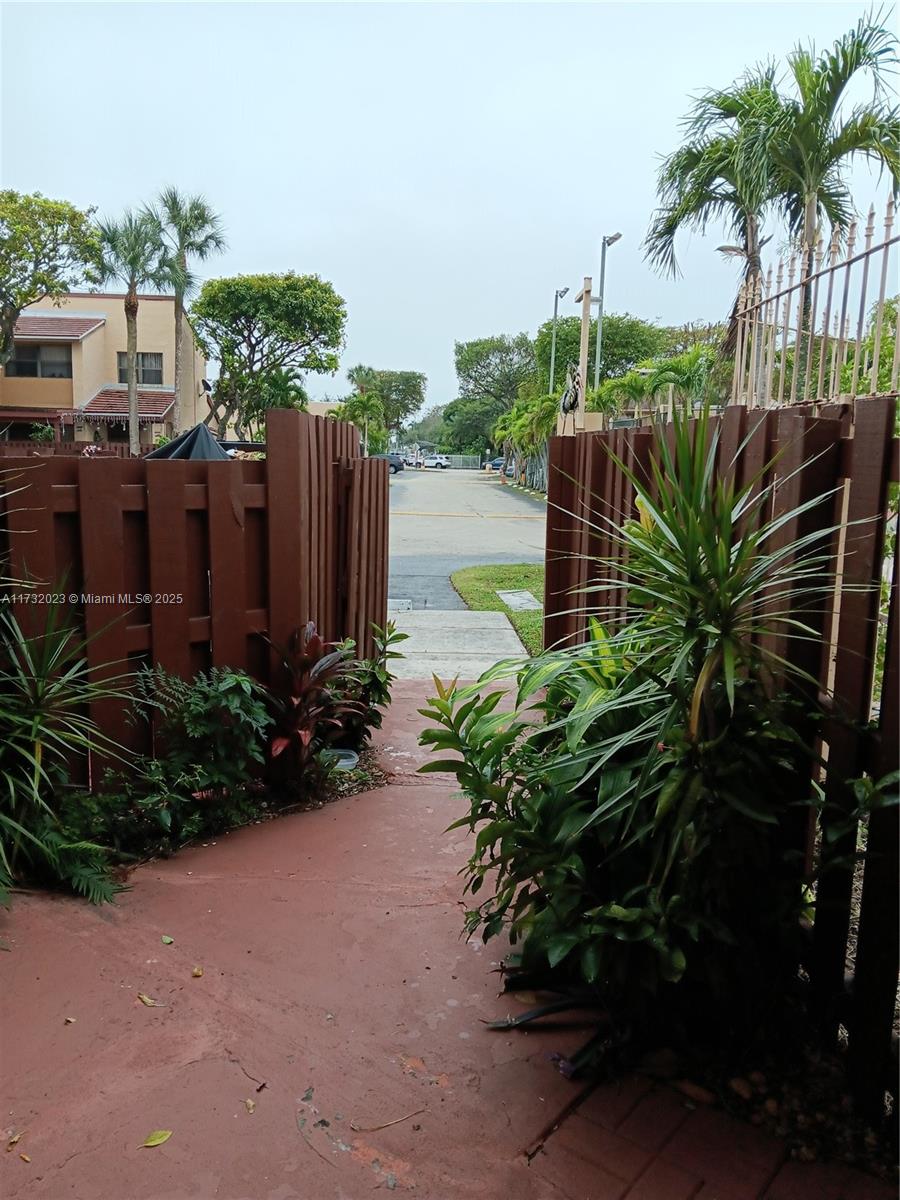 Property for Sale at 271 W Park Dr 1-7, Miami, Broward County, Florida - Bedrooms: 2 
Bathrooms: 2  - $405,000