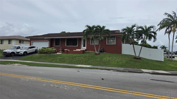 8065 SW 205TH TER, CUTLER BAY, FL 33189 - Image ec61265d88128a031ec7d08edd5a58a3/4064160571