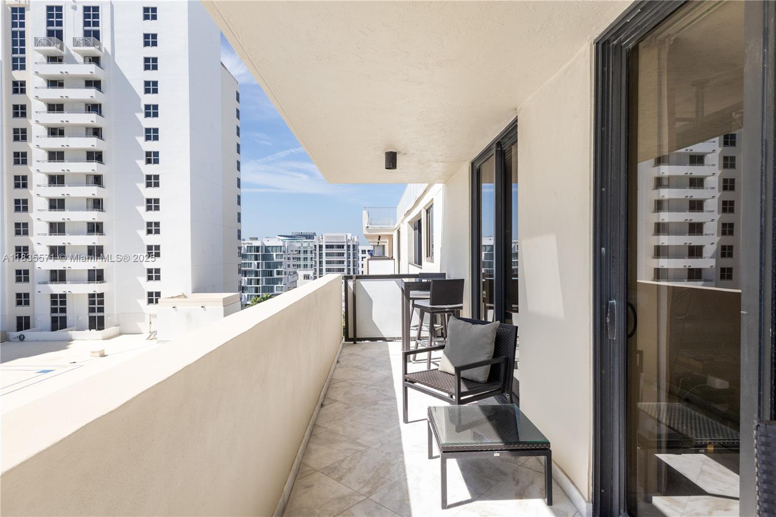 1623 Collins Ave PH1010, Miami Beach, FL, 33139/$1,500,000 3 1623 Collins Ave PH1010