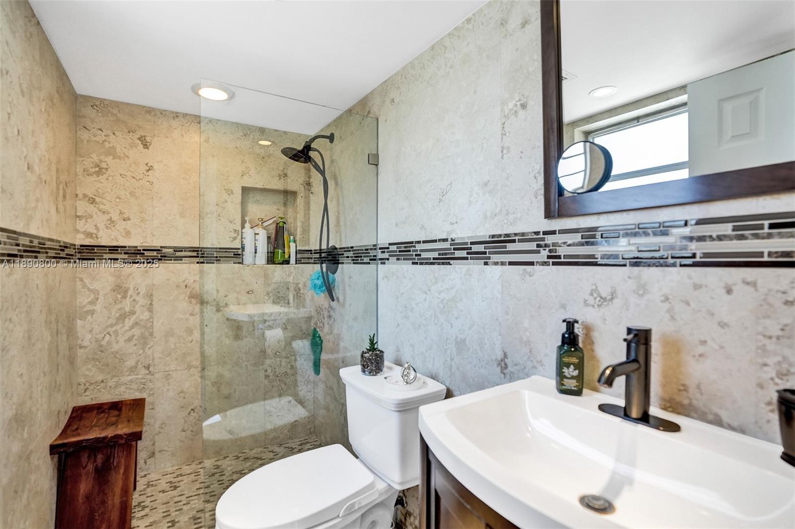 TELSTAR CONDOMINIUM INC - Residential Lease