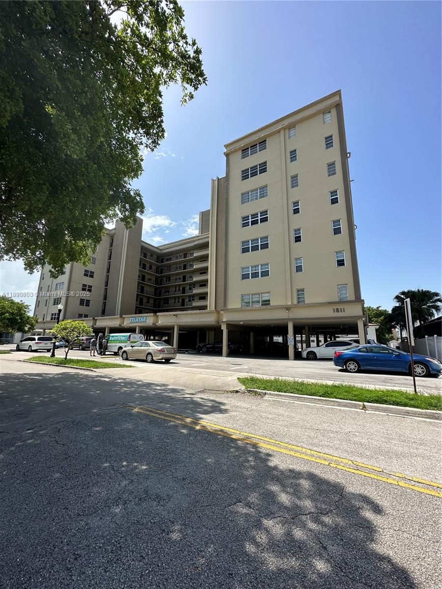 TELSTAR CONDOMINIUM INC - Residential Lease