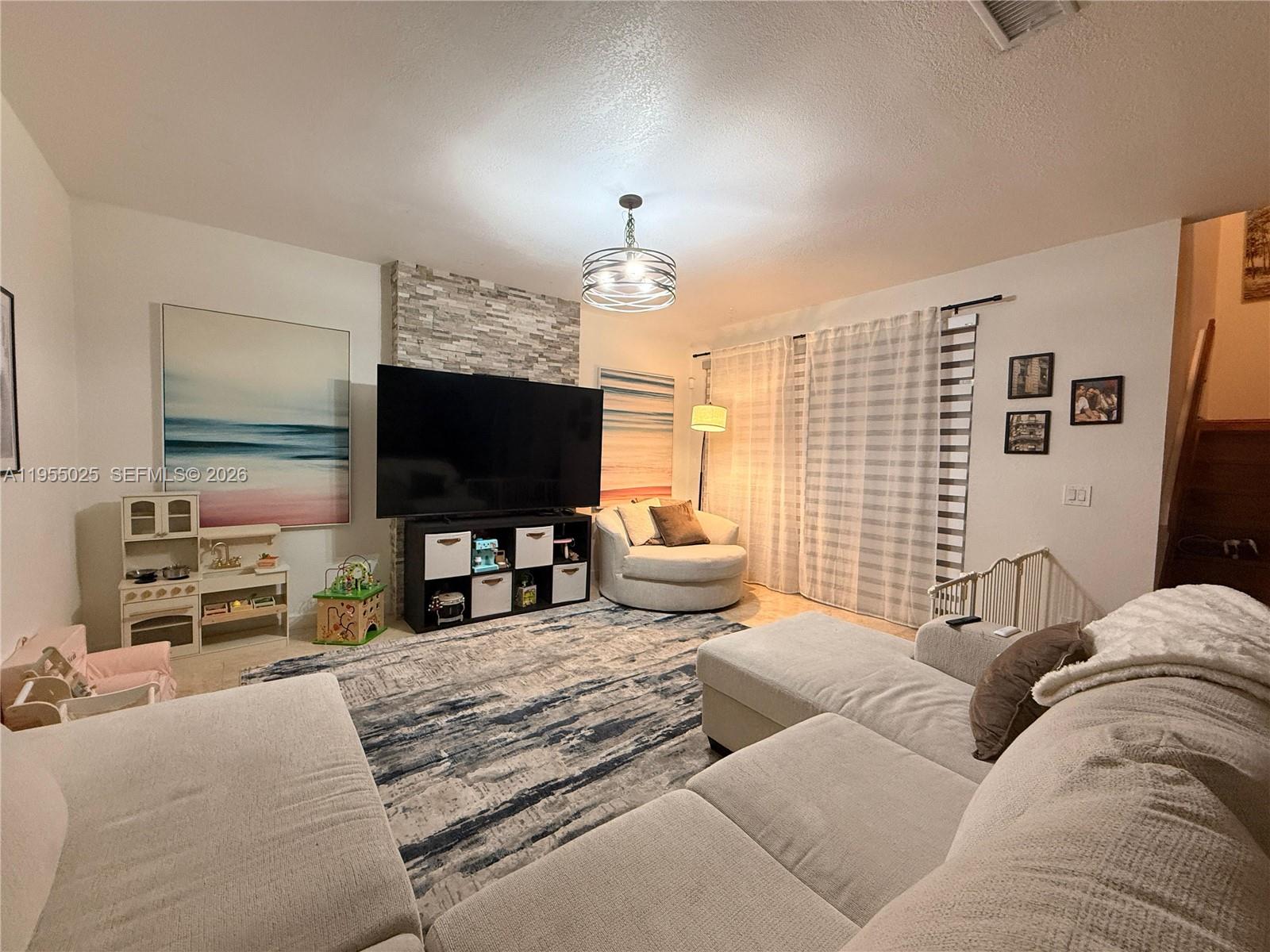 SILVER LAKES AT PEMBROKE - Residential Lease