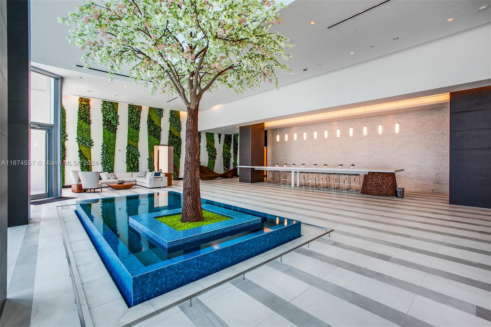 Paramount Miami Worldcente - Residential