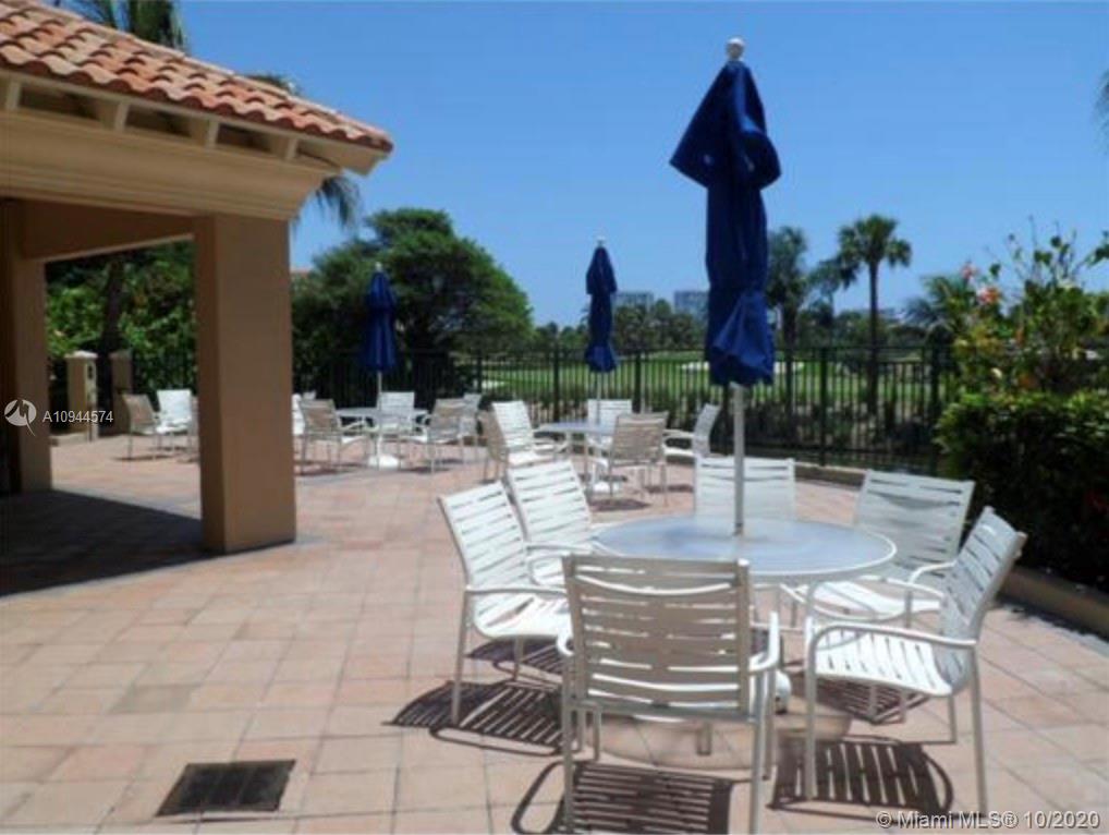 TURNBERRY ON THE GREEN CO - Residential Lease