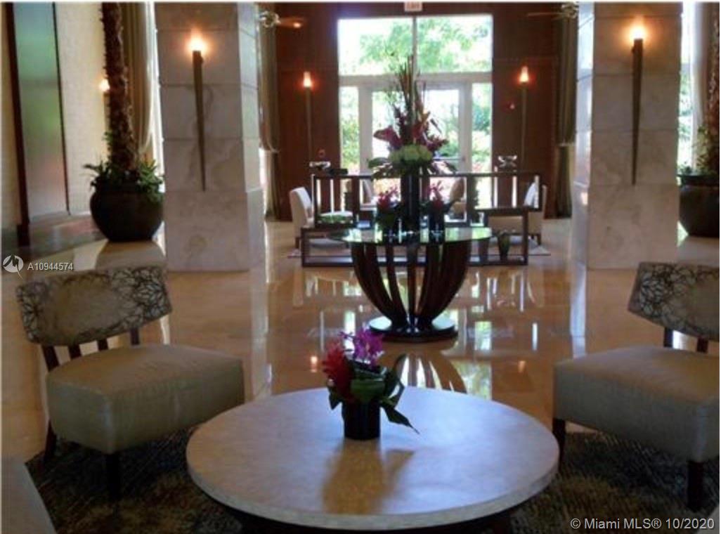 TURNBERRY ON THE GREEN CO - Residential Lease