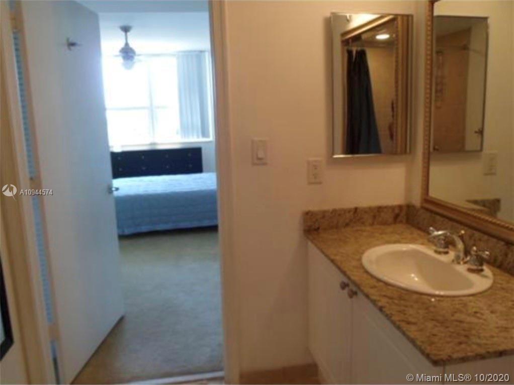 TURNBERRY ON THE GREEN CO - Residential Lease