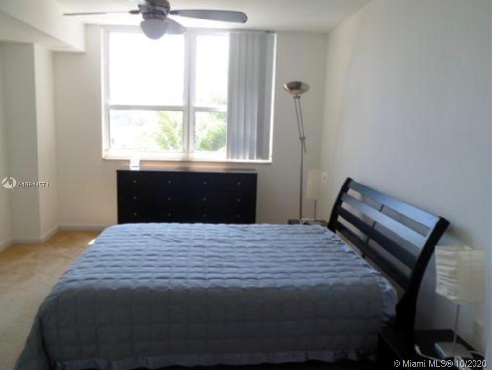 TURNBERRY ON THE GREEN CO - Residential Lease