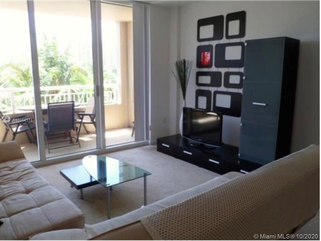 TURNBERRY ON THE GREEN CO - Residential Lease