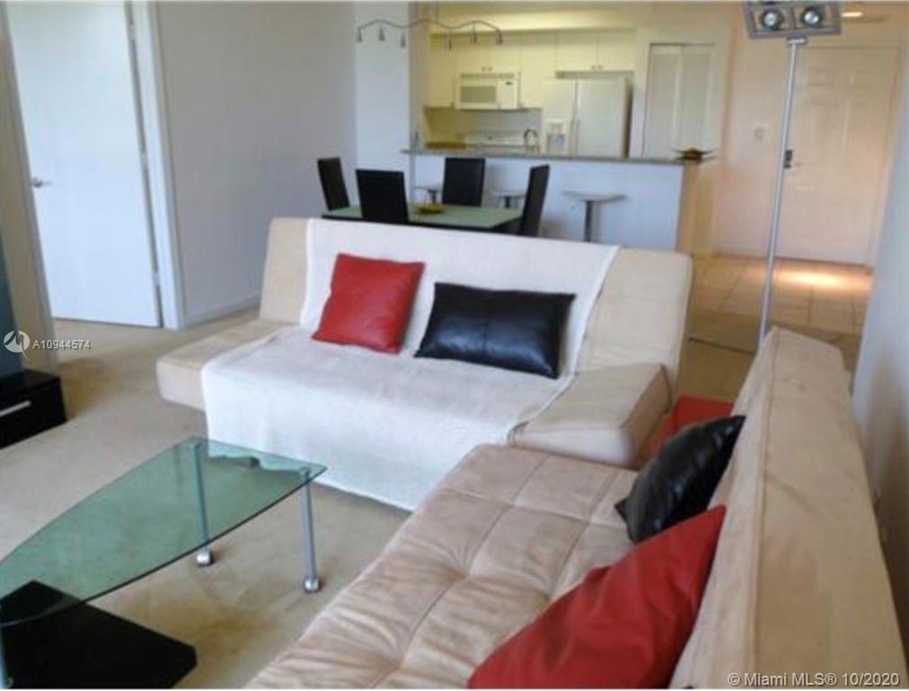 TURNBERRY ON THE GREEN CO - Residential Lease