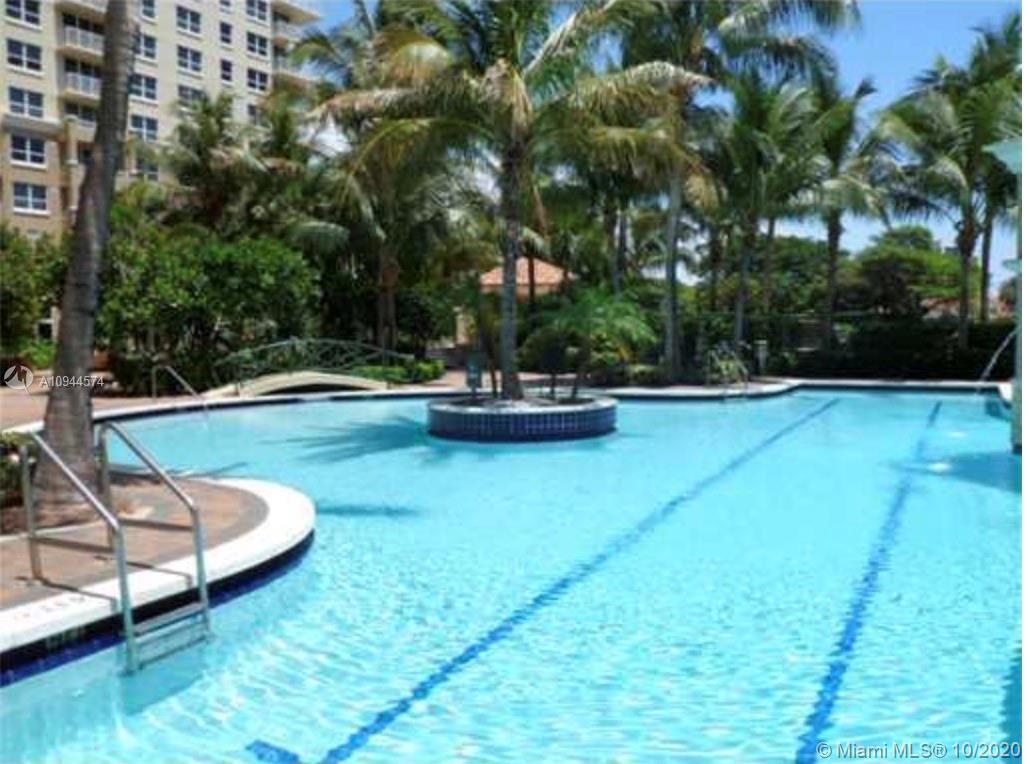 TURNBERRY ON THE GREEN CO - Residential Lease