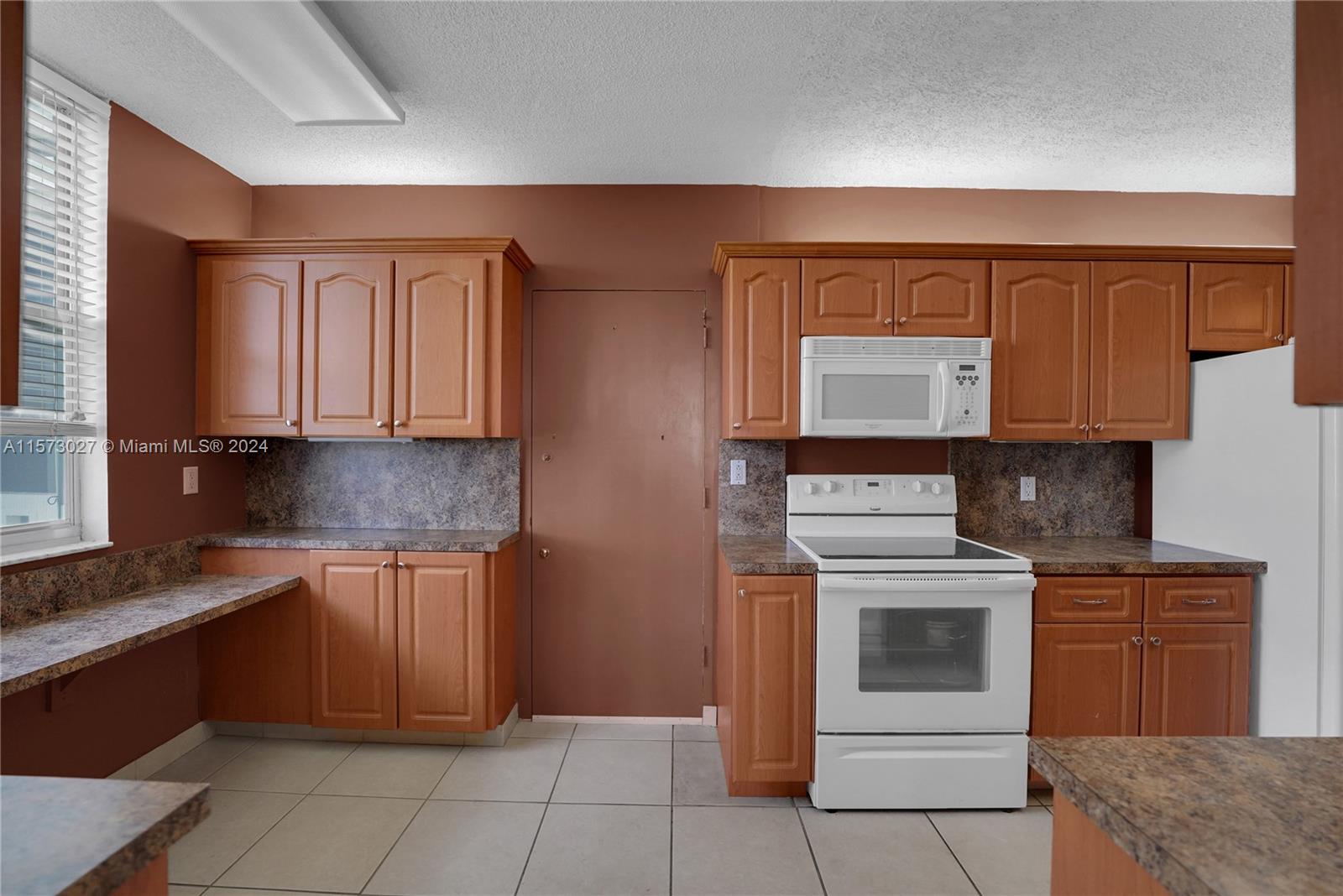 HILLCREST EAST NO 22 COND - Residential