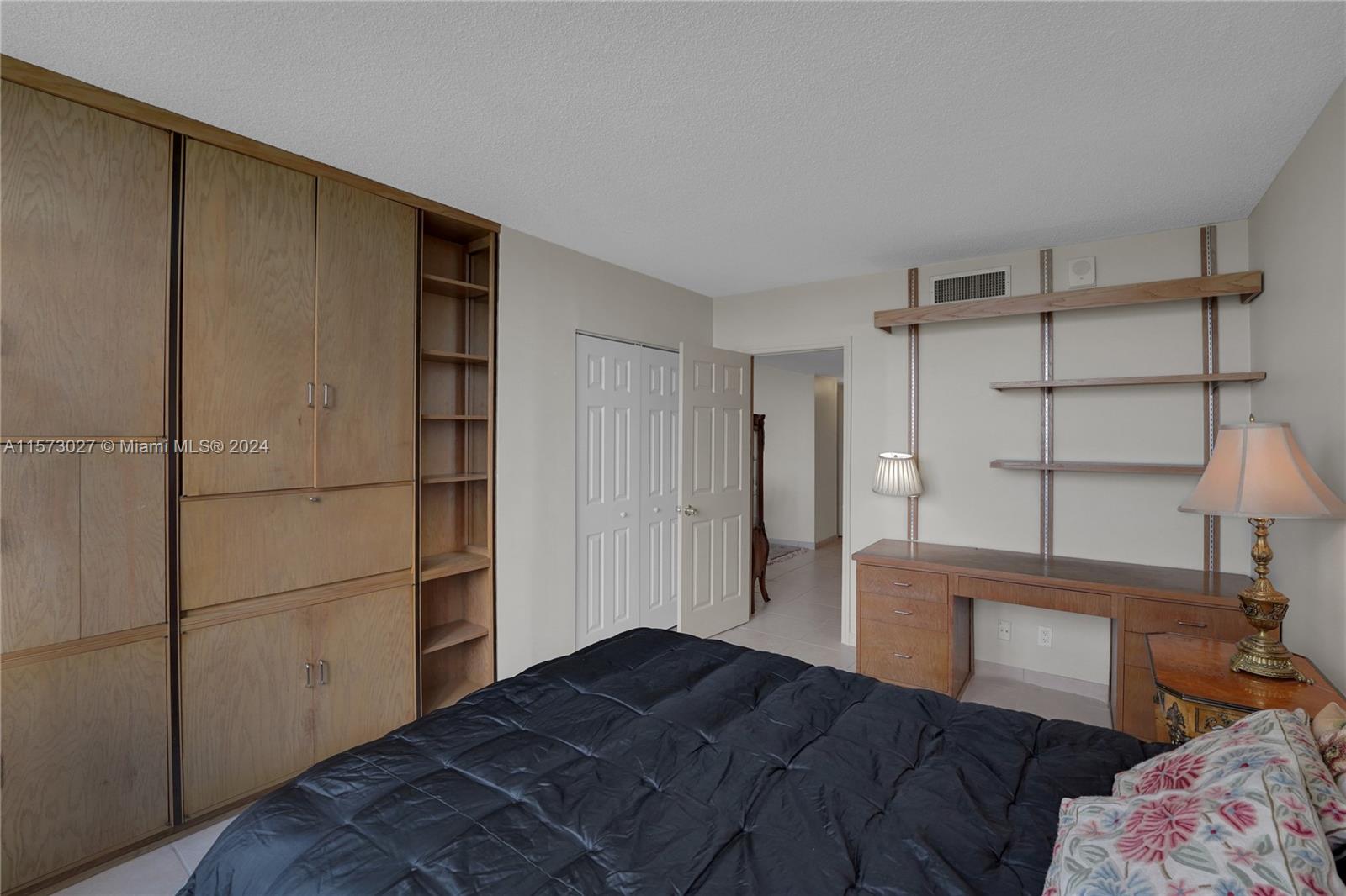 HILLCREST EAST NO 22 COND - Residential