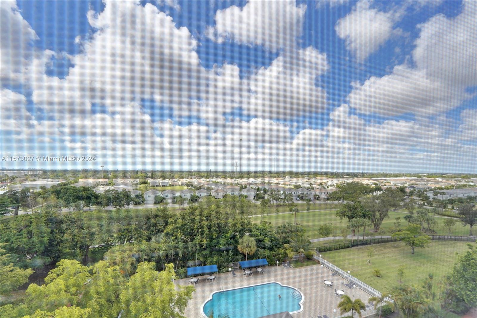HILLCREST EAST NO 22 COND - Residential