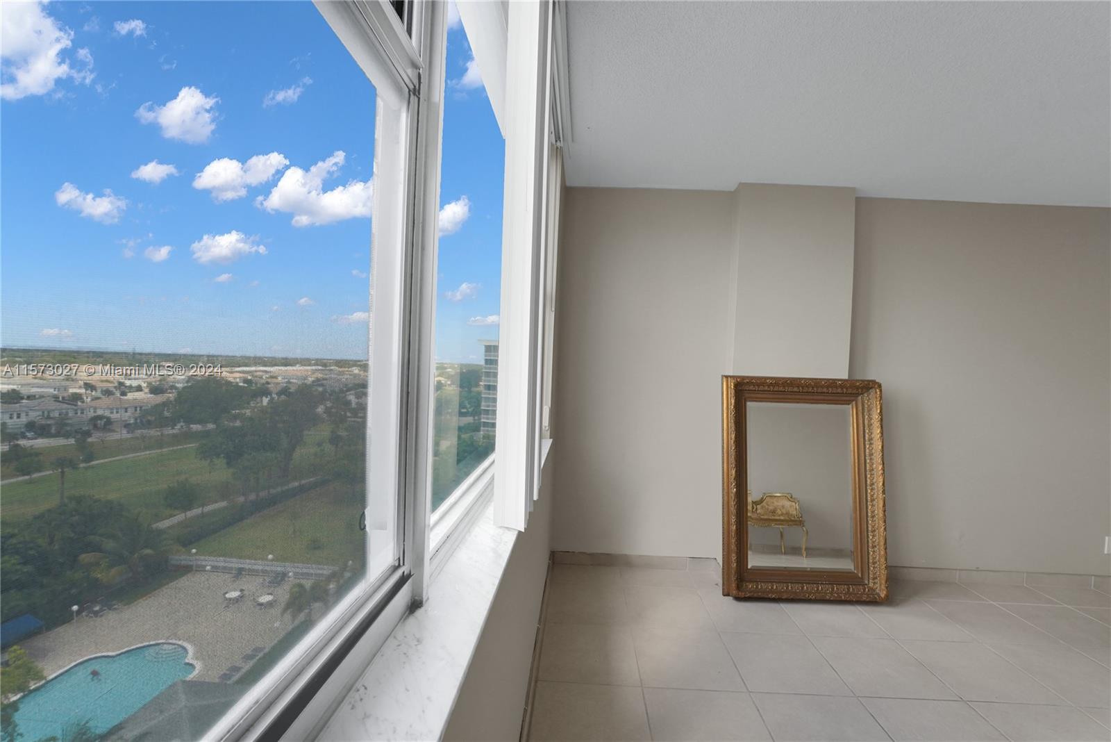 HILLCREST EAST NO 22 COND - Residential