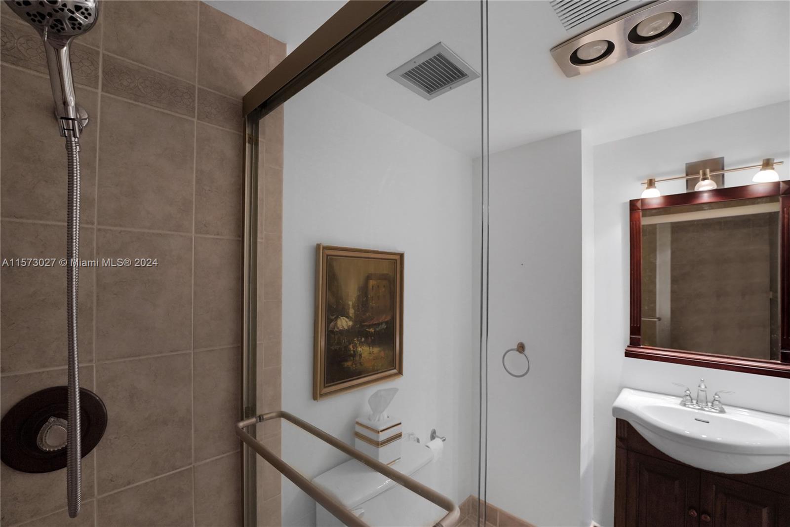 HILLCREST EAST NO 22 COND - Residential