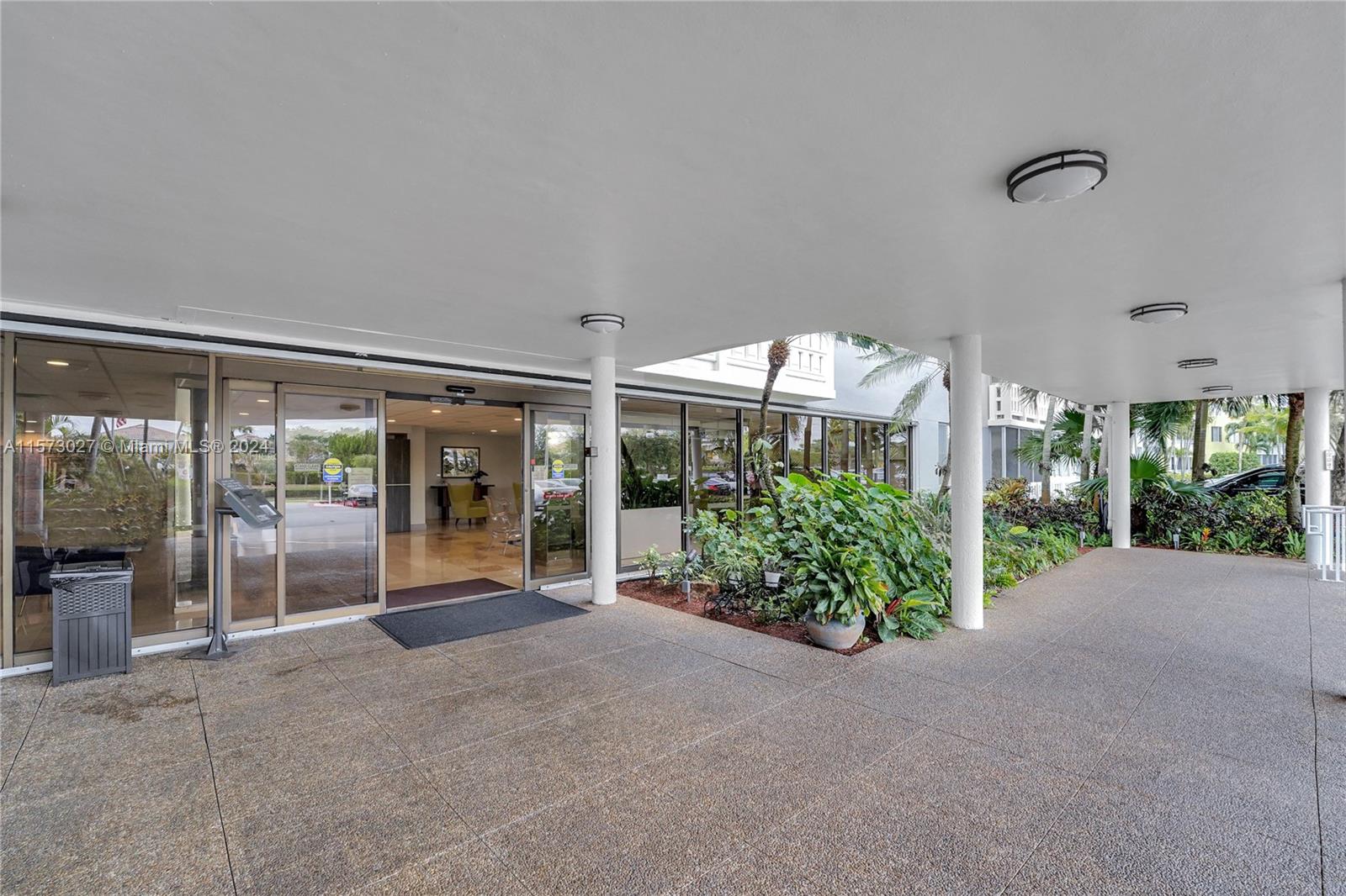 HILLCREST EAST NO 22 COND - Residential