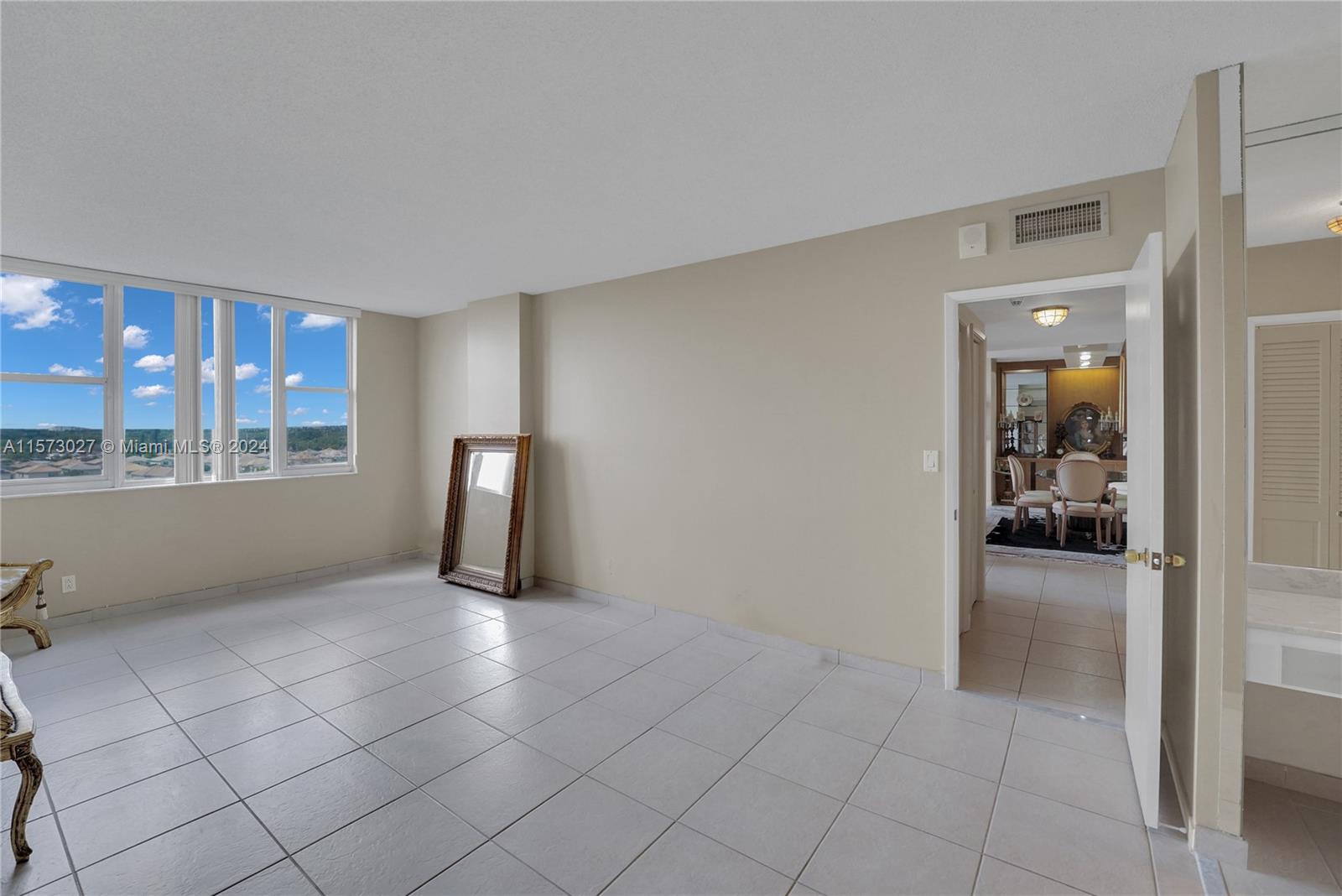 HILLCREST EAST NO 22 COND - Residential