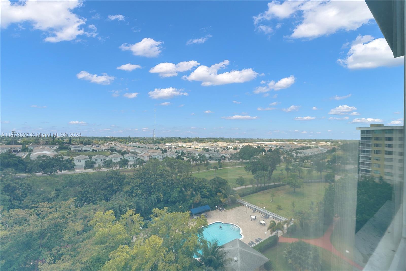 HILLCREST EAST NO 22 COND - Residential