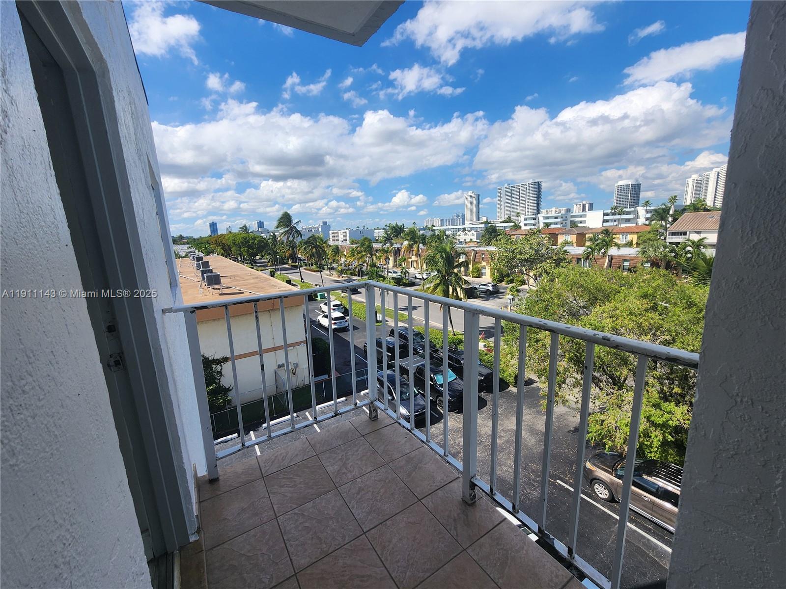 3944 NE 167th St 408