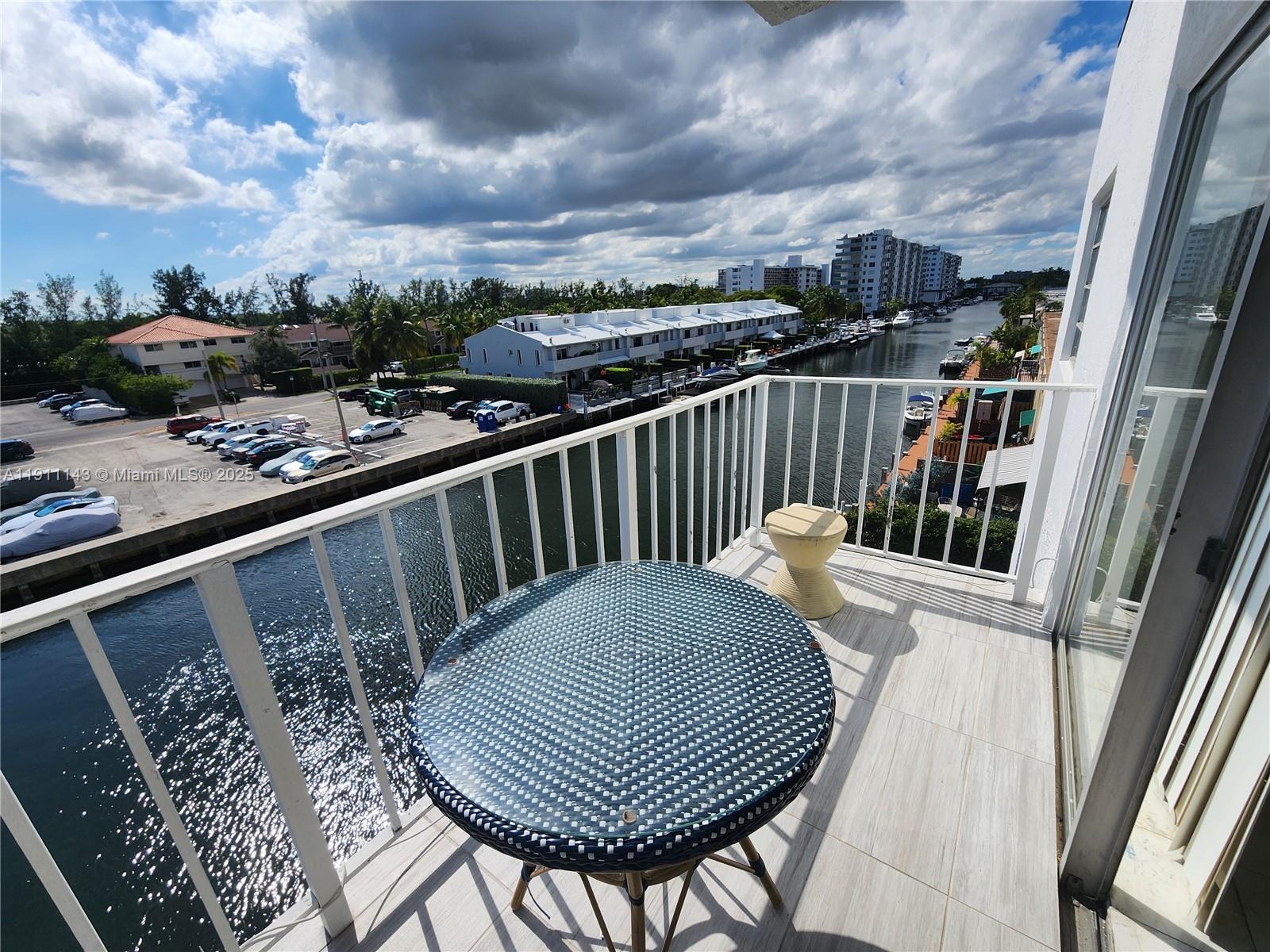 LA MAR BREEZE CONDO - Residential Lease