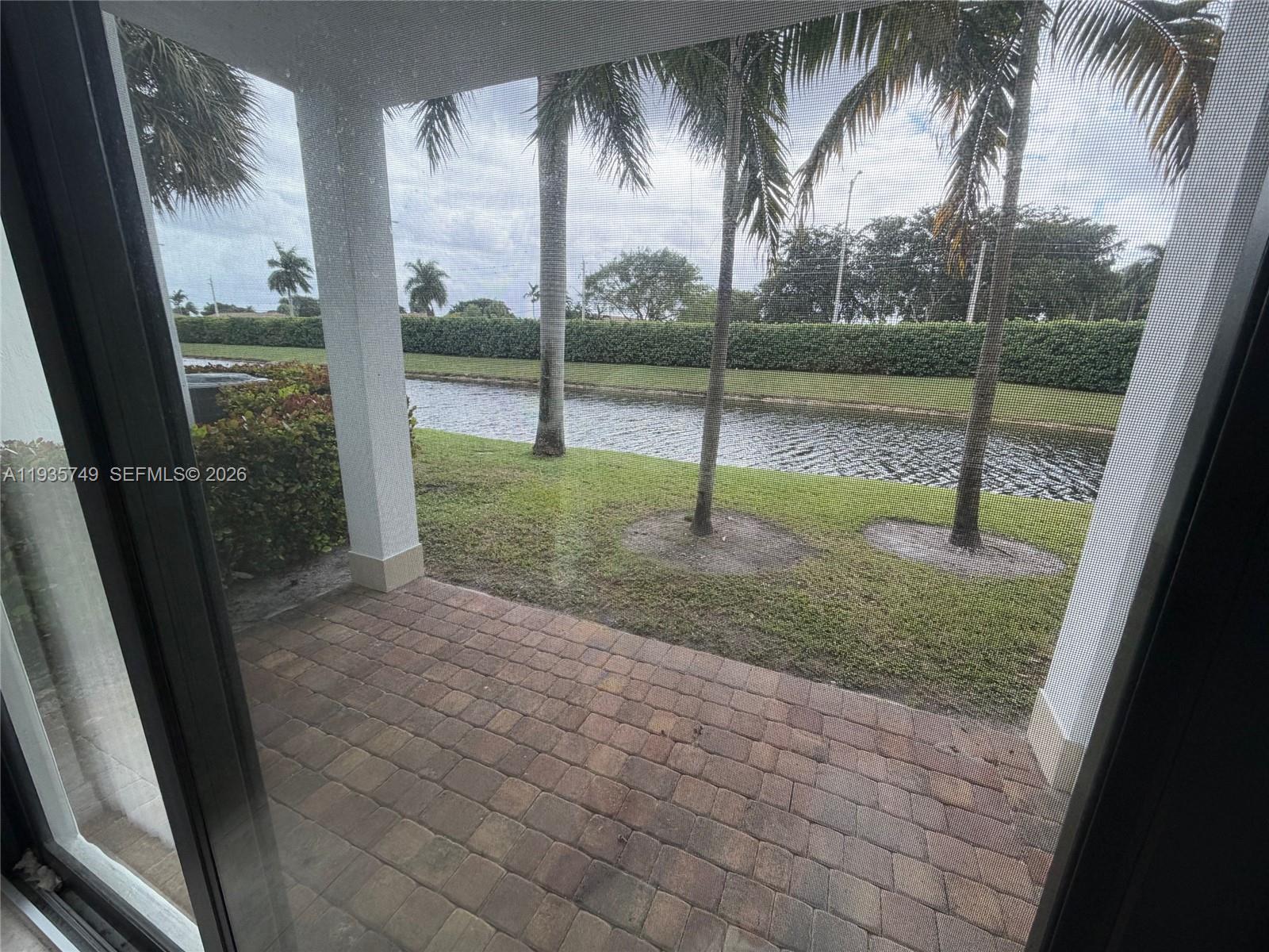 PEMBROKE LAKES SOUTH - Residential