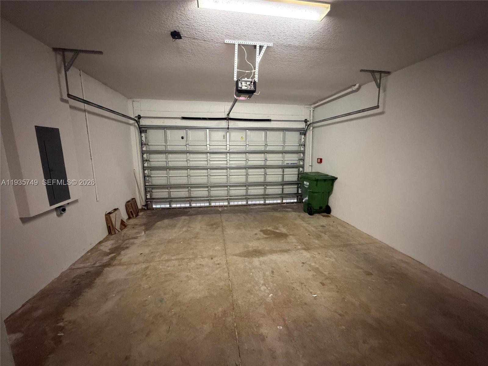 PEMBROKE LAKES SOUTH - Residential