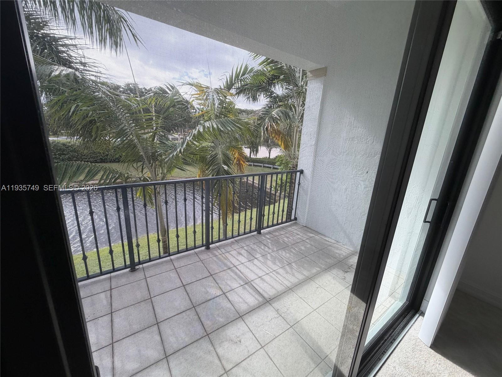 PEMBROKE LAKES SOUTH - Residential