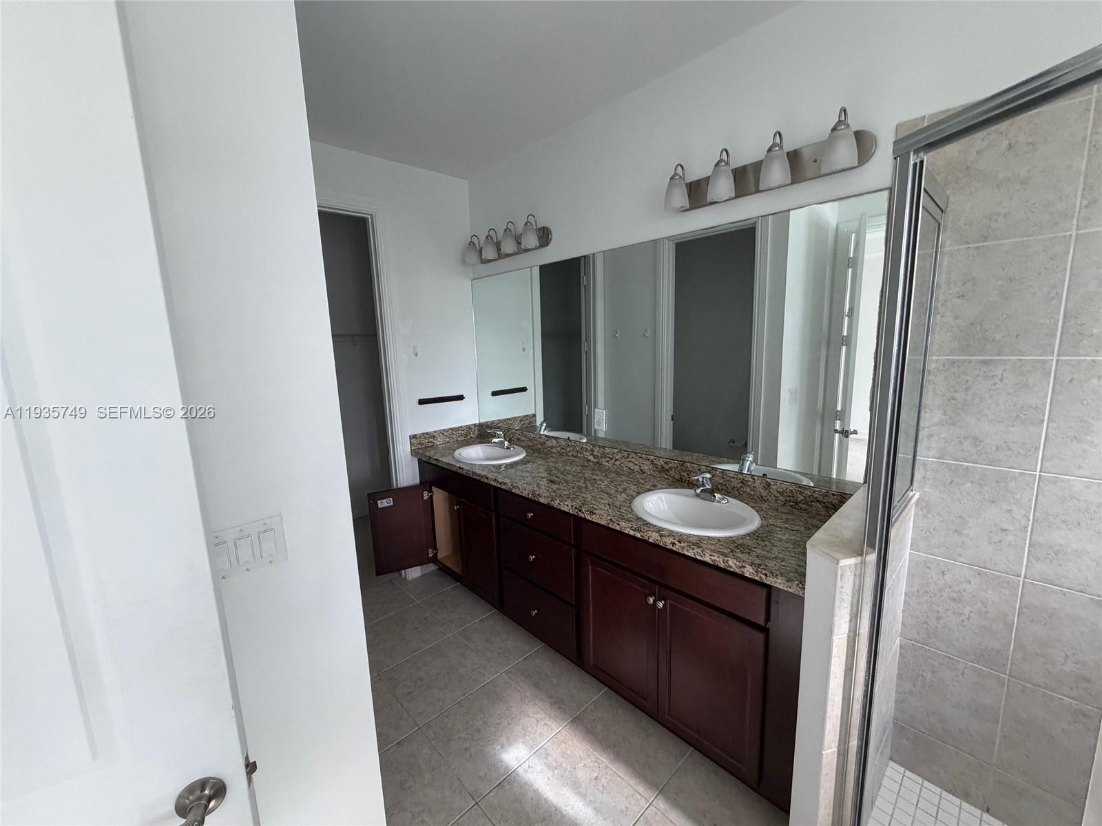 PEMBROKE LAKES SOUTH - Residential