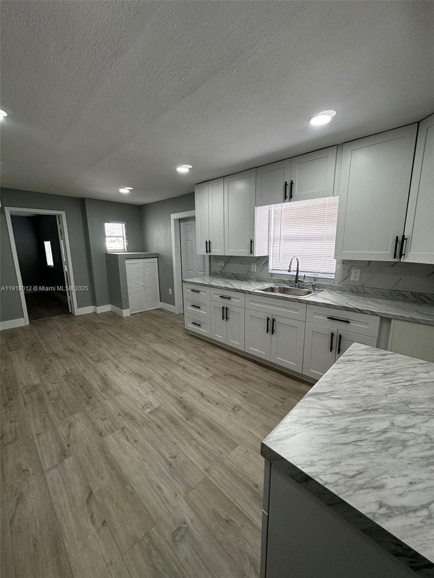 $$$ FREE RENT $$$ FREE ONE MONTH OF RENT, on a year lease. $$$ JUST 1ST MONTH & 1 SECURITY DEPOSIT, with approved credit $$$ Beautiful duplex 2 bedroom, 1 bathroom *** All brand new *** new roof *** new kitchen cabinets with granite countertops and full backsplash *** stainless steel appliances *** new bathroom *** a must-see unit *** impeccable ***