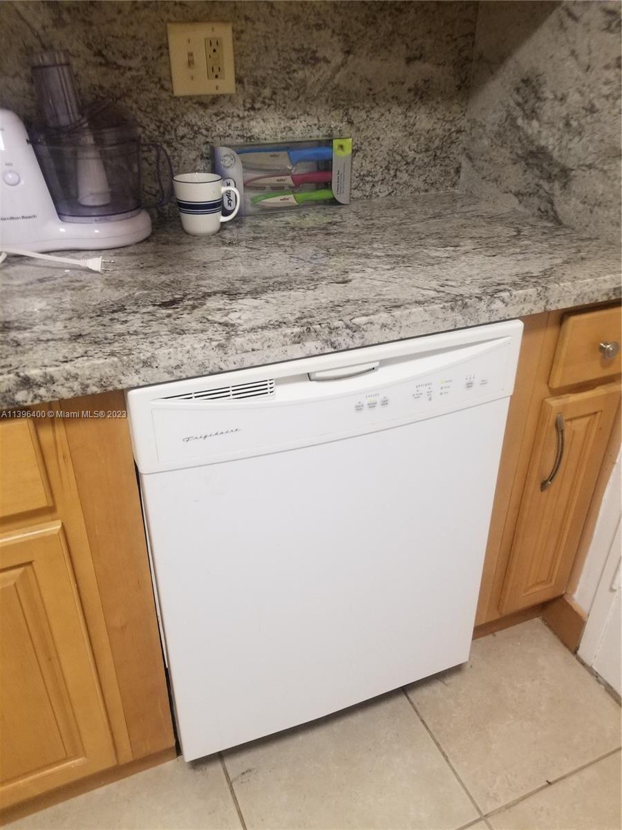 SEA AIR TOWERS CONDO - Residential Lease