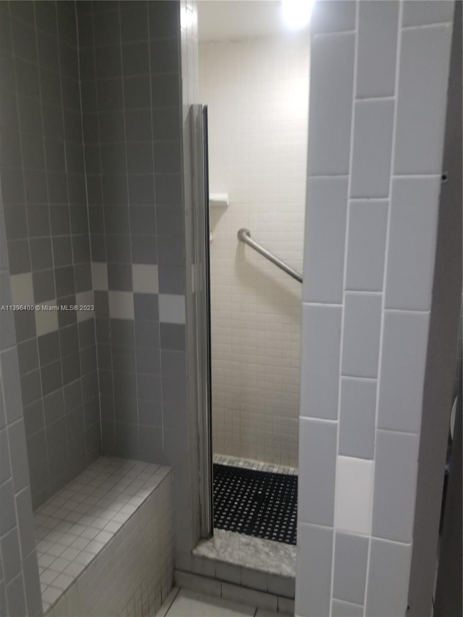 SEA AIR TOWERS CONDO - Residential Lease