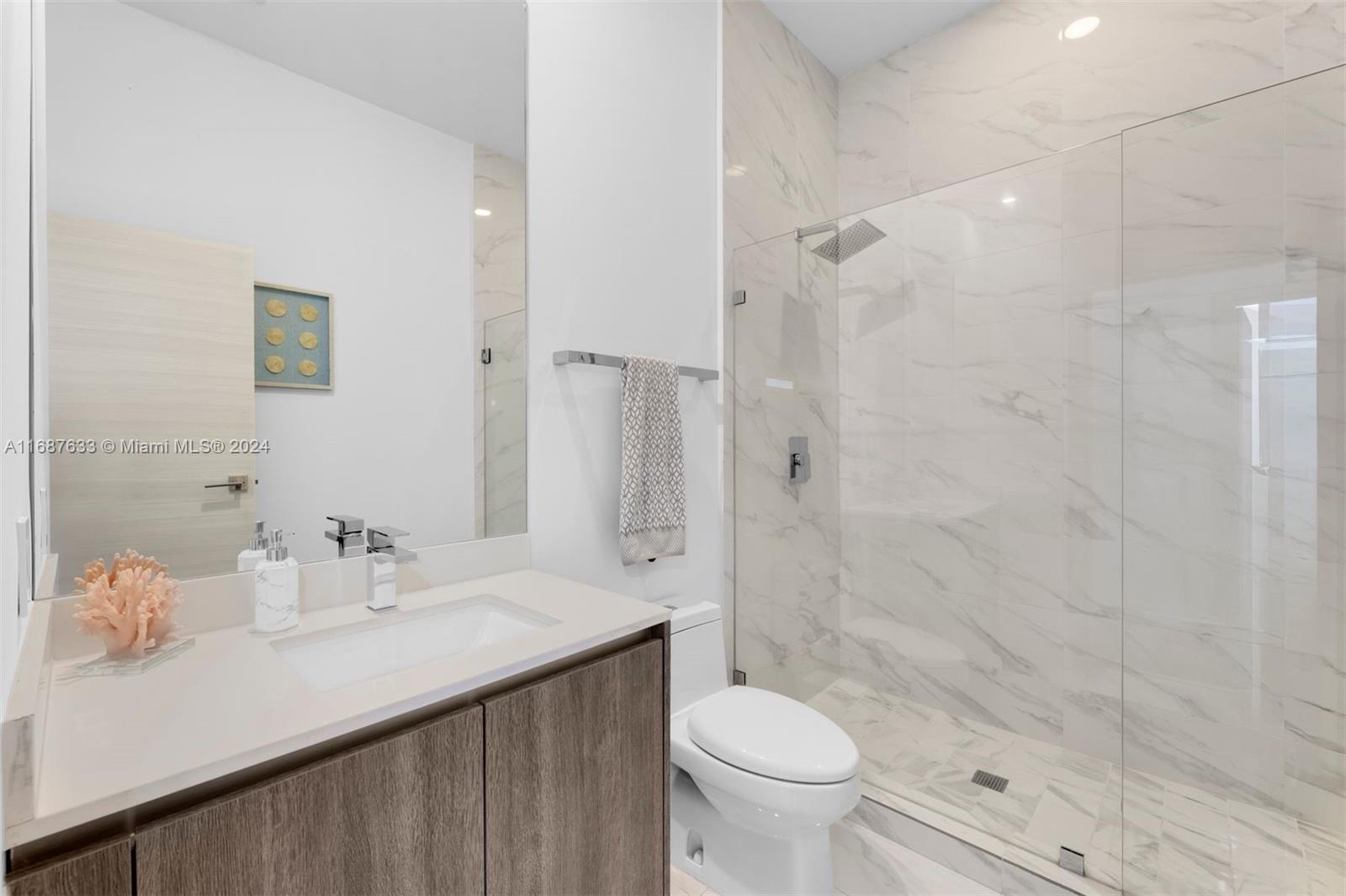801 SMA RESIDENCES CONDO - Residential