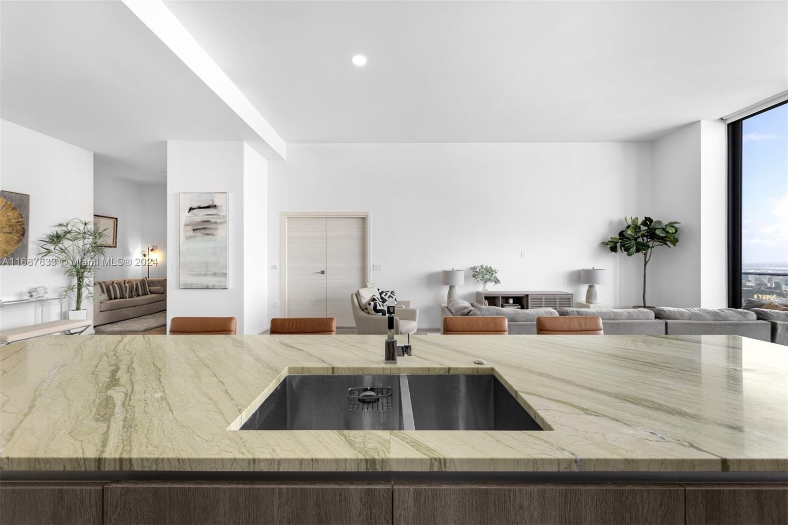 801 SMA RESIDENCES CONDO - Residential