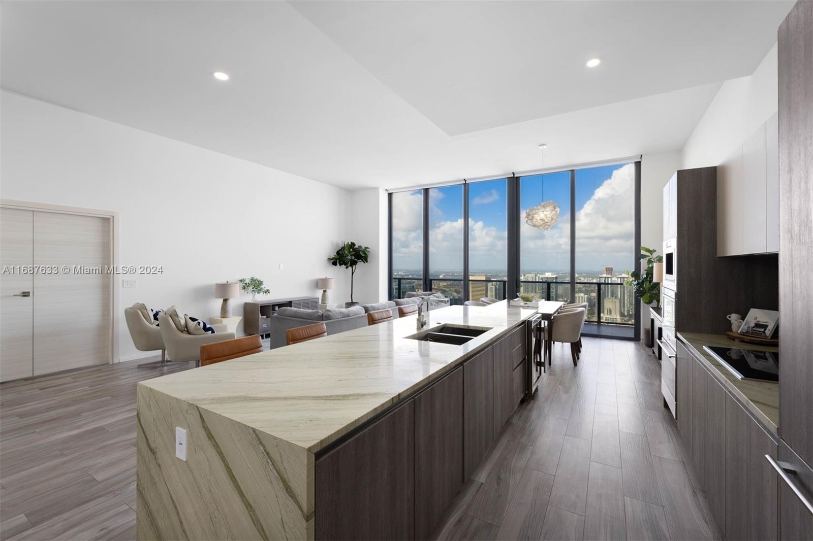 801 SMA RESIDENCES CONDO - Residential