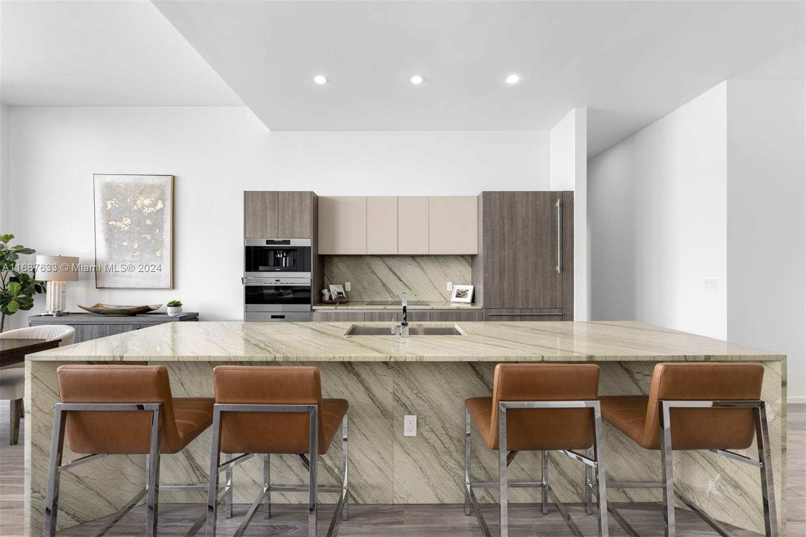 801 SMA RESIDENCES CONDO - Residential
