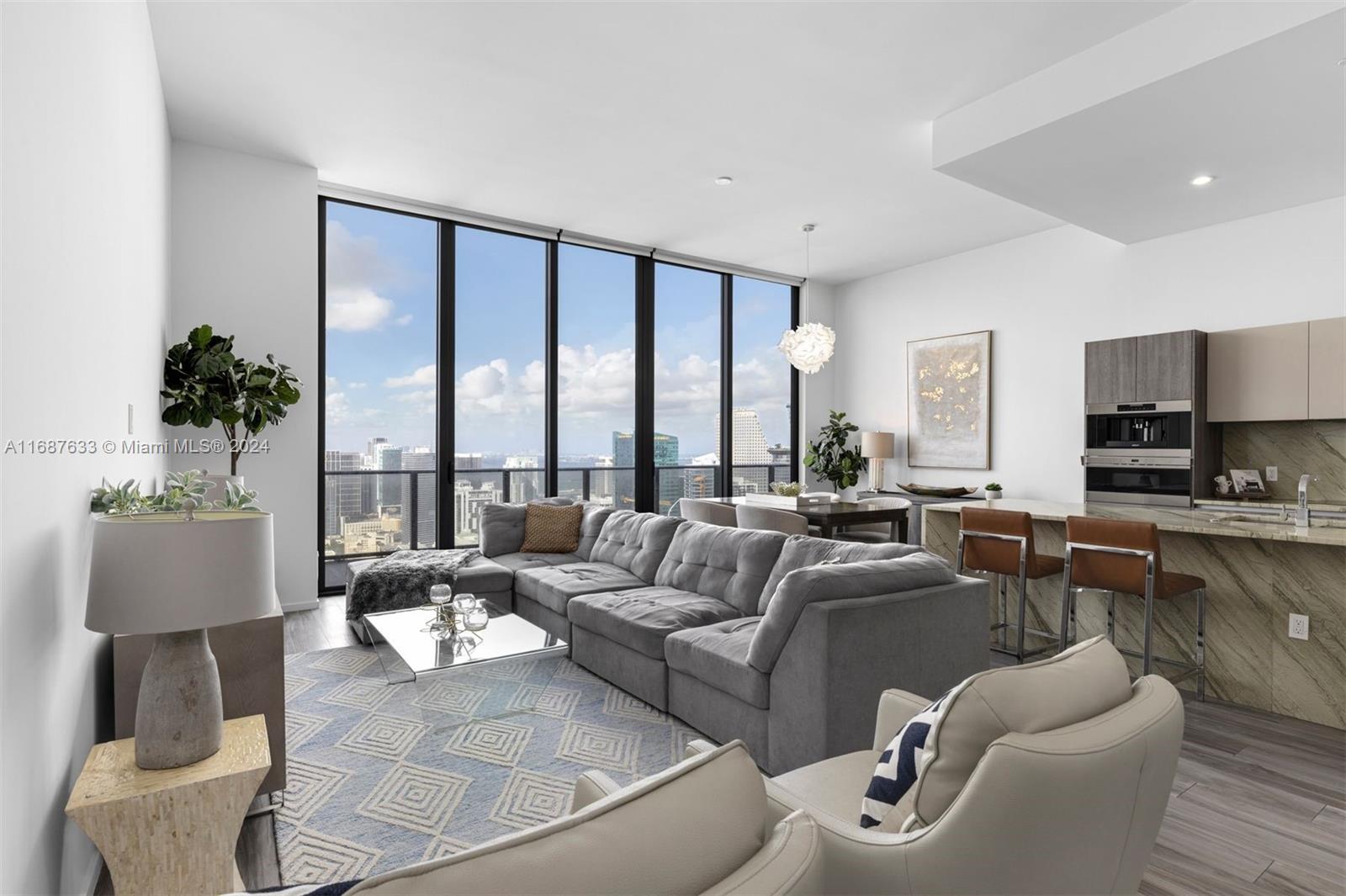 801 SMA RESIDENCES CONDO - Residential