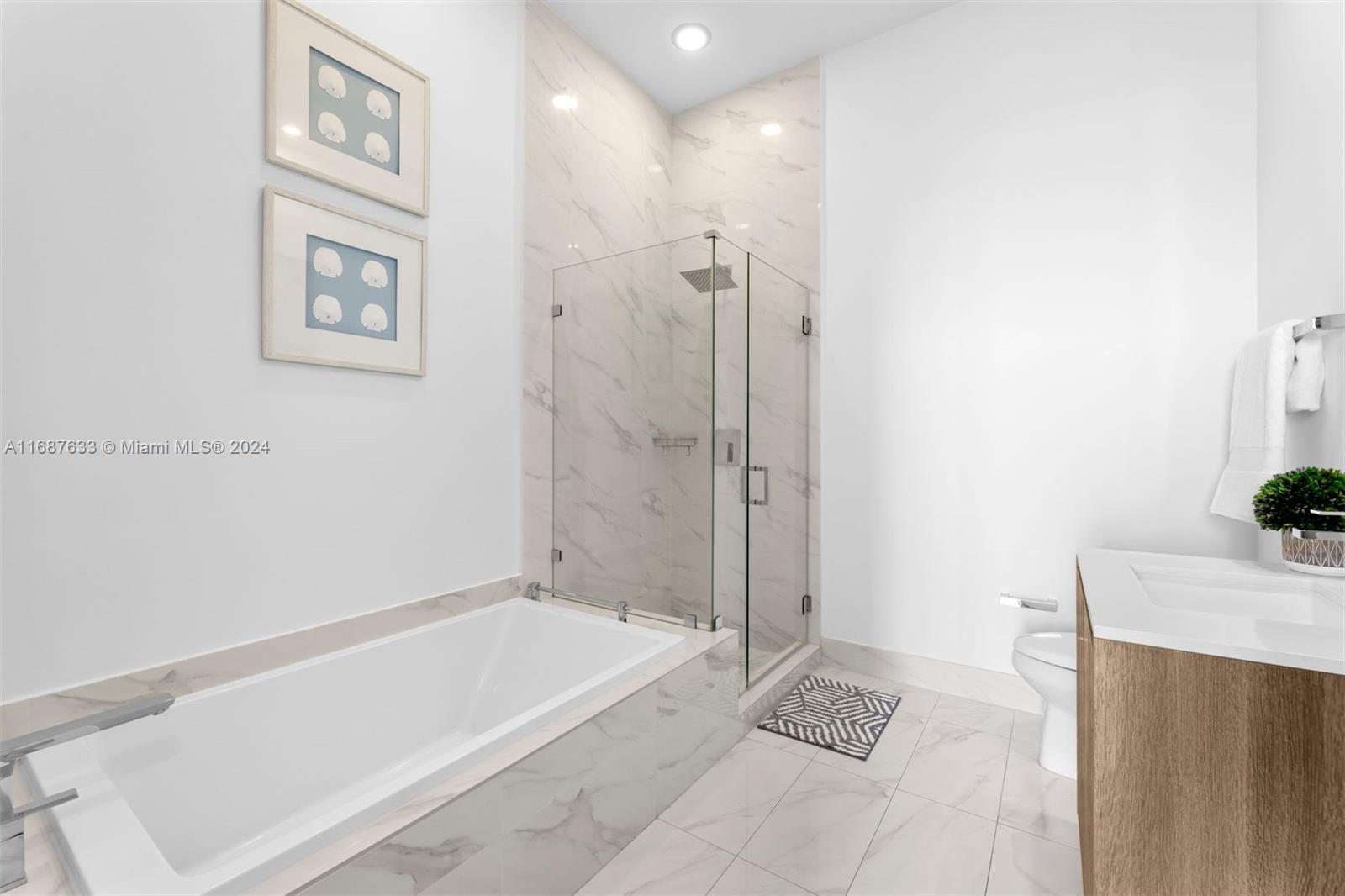 801 SMA RESIDENCES CONDO - Residential