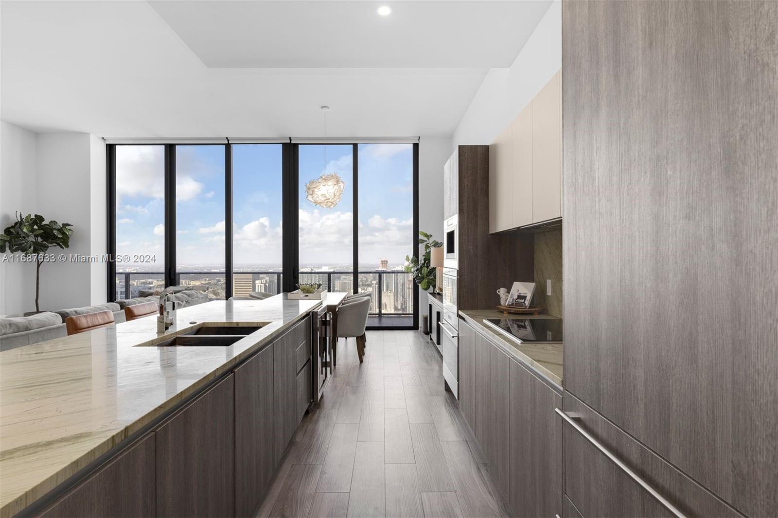 801 SMA RESIDENCES CONDO - Residential