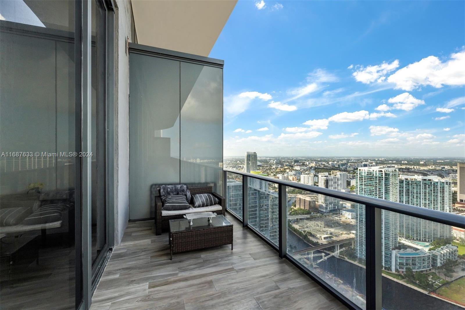 801 SMA RESIDENCES CONDO - Residential