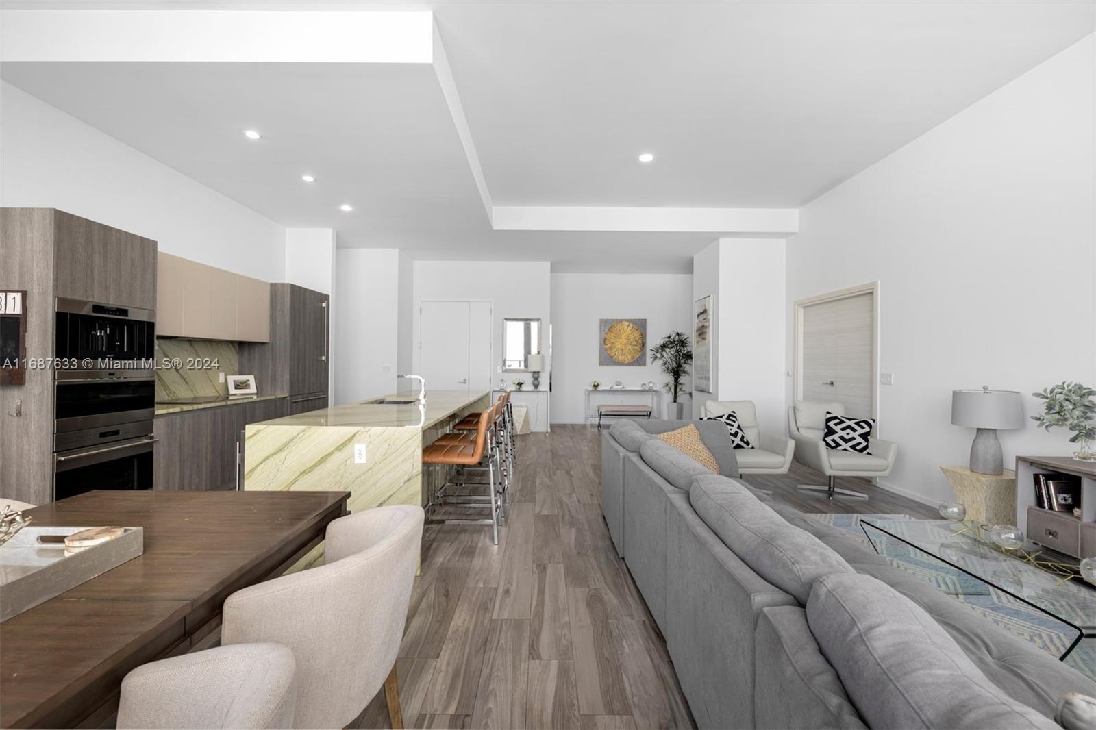 801 SMA RESIDENCES CONDO - Residential