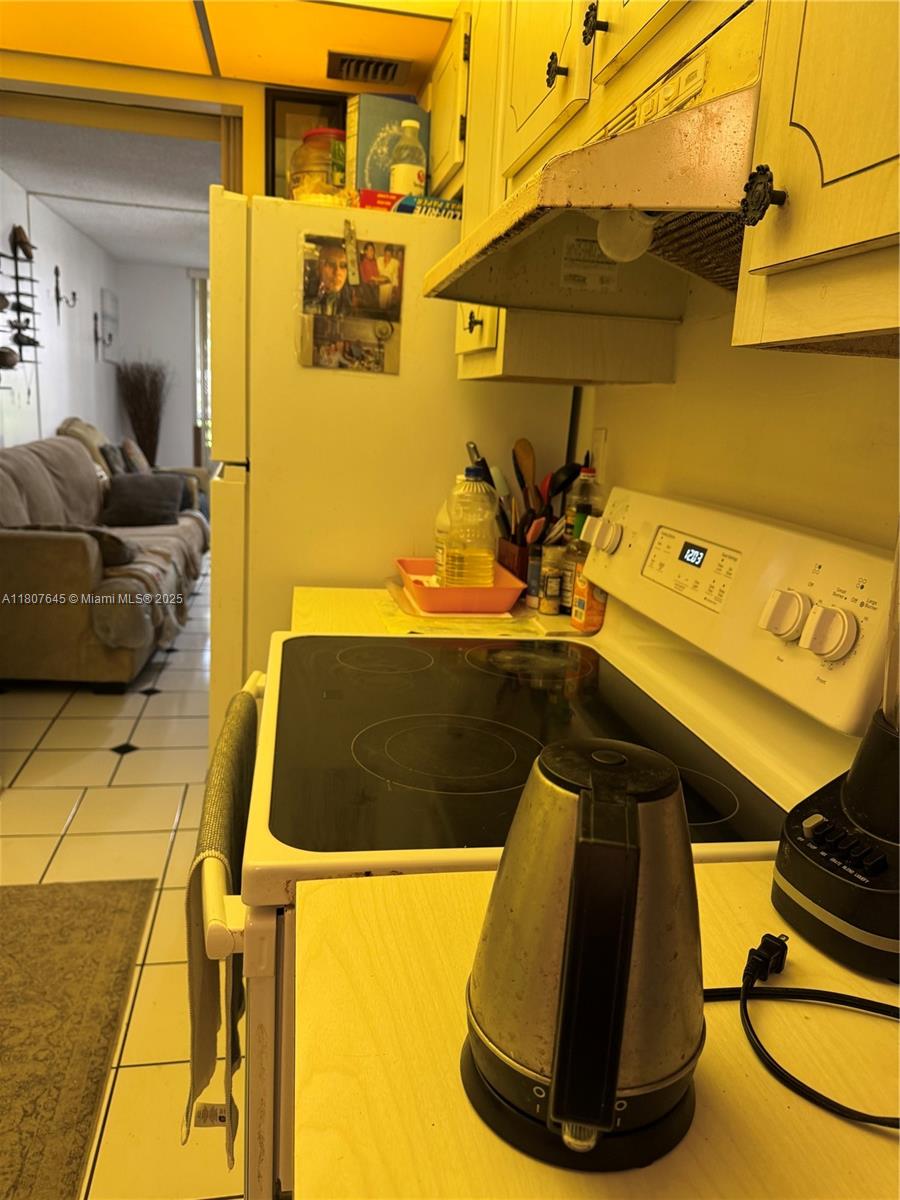 Property for Sale at 2600 Nw 49th Ave 103, Lauderdale Lakes, Broward County, Florida - Bedrooms: 2 
Bathrooms: 2  - $155,000